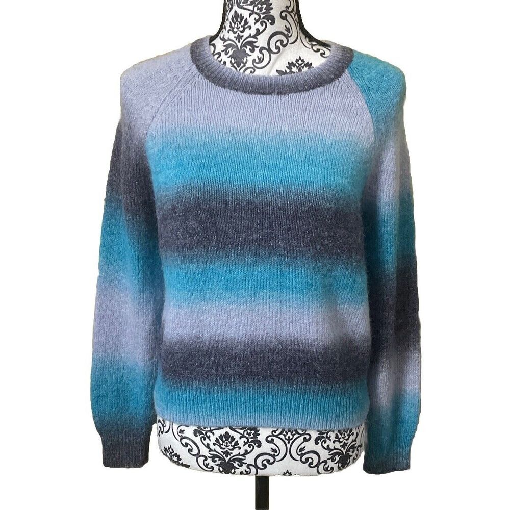 BB Dakota✨by Steve Madden Ladies Lightweight Blue Ombre Sweater Size Small